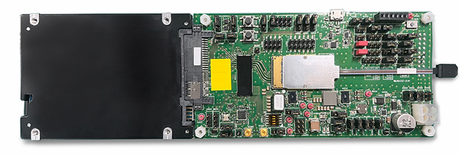 Kioxia’s PCIe<sup>®</sup> 5.0-compatible broadband optical SSD prototype
