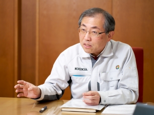 铠侠四日市工厂 工厂长 清水和裕 先生